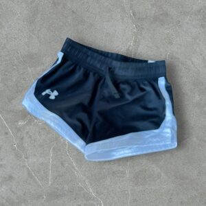 Little girls youth Under Armor athletic shorts girls size 5 /6 black & white